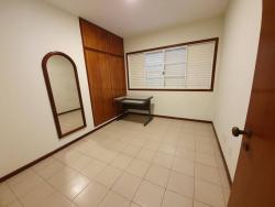 #710 - Casa para Venda em Várzea Paulista - SP - 2